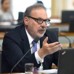 Armando Monteiro rebate Paulo Guedes