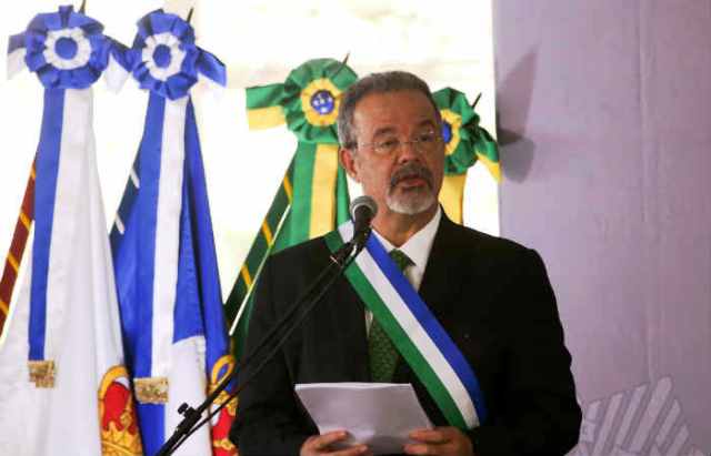 Jungmann anuncia R$ 70 mi para presídio no Sertão e Compaz no Recife