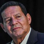 ‘Ele possui mérito’, diz Mourão sobre promoção recebida pelo filho no BB