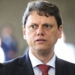 Governo estuda privatizar ou liquidar 100 estatais, diz ministro