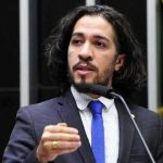 Jean Wyllys abandona mandato e deixa o Brasil