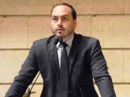 Carlos Bolsonaro critica Mourão pelo terceiro dia consecutivo