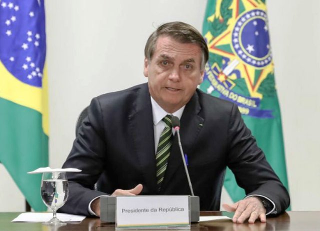 Ao falar sobre PIB, Bolsonaro diz que governo “está no caminho certo”