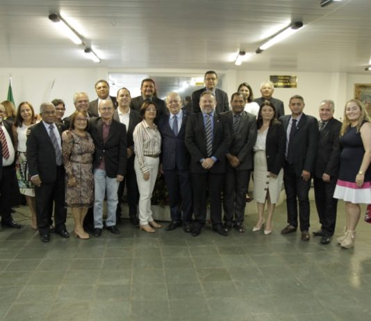 Reitor Pedro Falcão da Universidade de Pernambuco recebe titulo de cidadão serra-talhadense