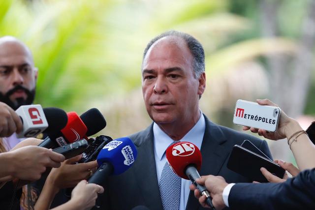 Fernando Bezerra FBC 06-11