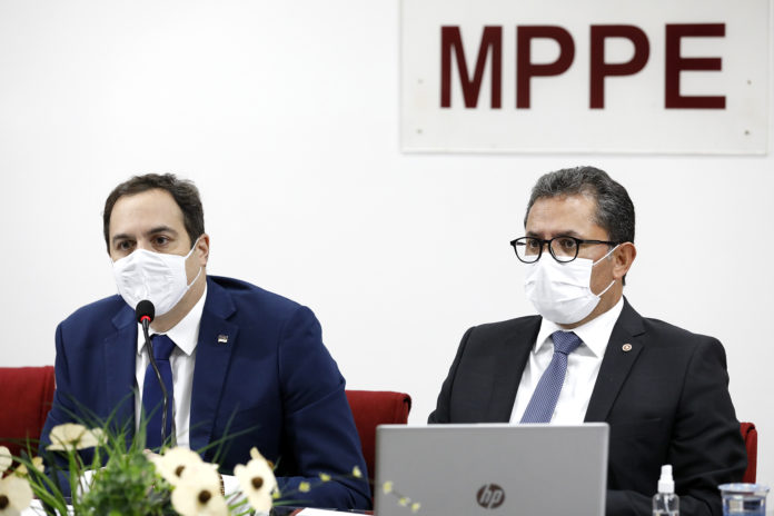 Paulo Câmara participa de encerramento do I Encontro da Gestão do MPPE
