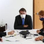 Bolsonaro conversa com Putin sobre importação da vacina Sputnik V