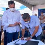 Paulo Câmara e George Duarte vistoriam PE-550 e assinam liberação de R$ 1,2 milhão para conclusão da Adutora da Redenção