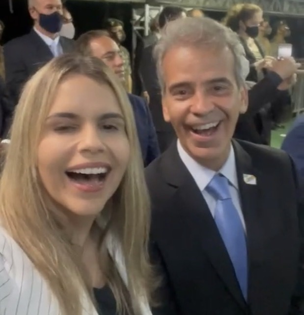 B0EE140B-E963-465F-B3B9-0D48FF68B333