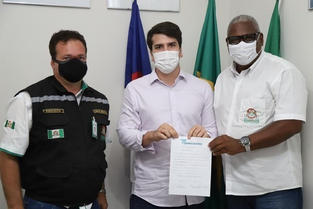 FDEEE774-867E-49FE-B857-BA2D53040596