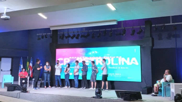 Lucas Ramos comemora vitória de estudantes da rede estadual de ensino no Ideathon da Campus Party Petrolina (2)