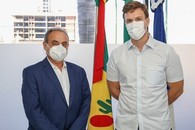 76DE1BD6-26CF-4B33-A34A-A7D5ED145225