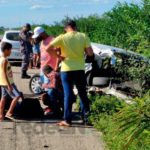 Acidente envolvendo carro e caminhão deixa ferido na BR-407, em Juazeiro-BA