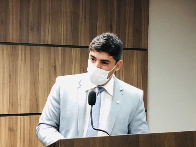 F6EA9D6D-BBE3-417F-91D3-103B2F704E77