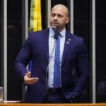 Após nova decisão de Moraes, Daniel Silveira admite colocar tornozeleira