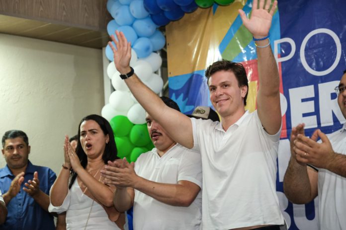 Miguel esteve com aliados em Passira