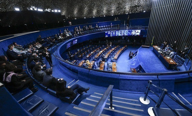 PEC do Estouro tem sinalização positiva de apoio de partidos que somam 54 senadores