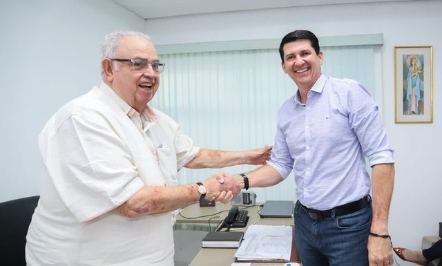 Inédito: prefeito Simão Durando celebra parceria entre Facape e Hospital Dom Tomás