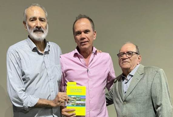 Em evento disputado, expoentes do setor canavieiro lançam livro na AFCP