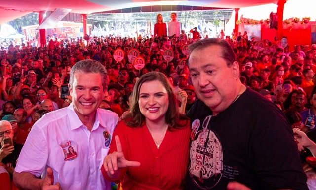 Marília Arraes, André de Paula e Sebastião Oliveira inauguram comitê central da coligação PERNAMBUCO NA VEIA no bairro do Derby, no Recife