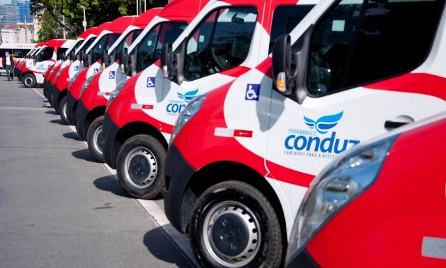 Vans do PE Conduz levam pessoas com deficiência para programação no Paço do Frevo neste sábado (27)