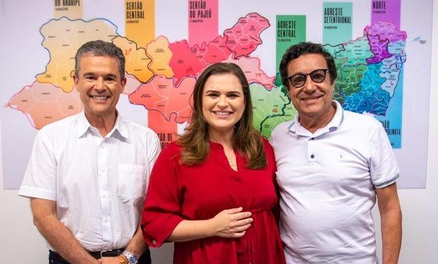 Marília Arraes recebe apoio de Celina Brito, ex-prefeita de Jupi