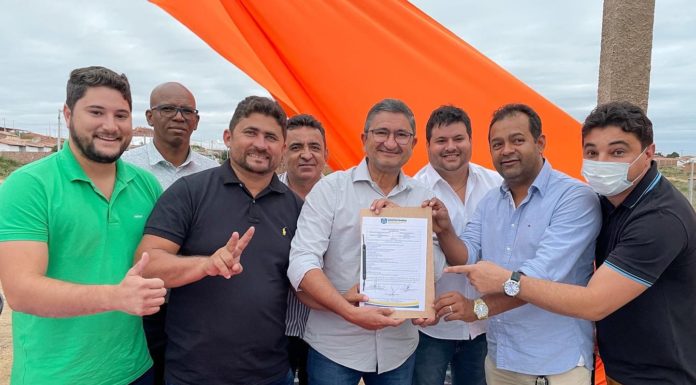 Com investimento de R$ 1,4 milhão, George Duarte assina ordem de serviço da Escola da Vila Esperança