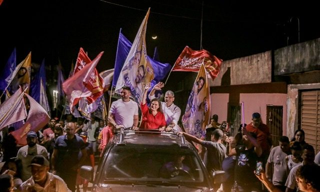 Marília Arraes participa de grande carreata em Glória do Goitá