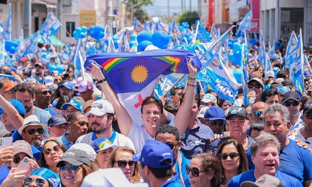 Miguel arrasta ‘mar de gente’ em caminhada histórica por Petrolina: “a pesquisa está aqui”