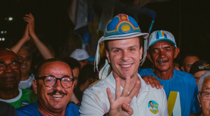 Campanha de Miguel vai para cima e reforça comparação entre candidaturas no guia eleitoral