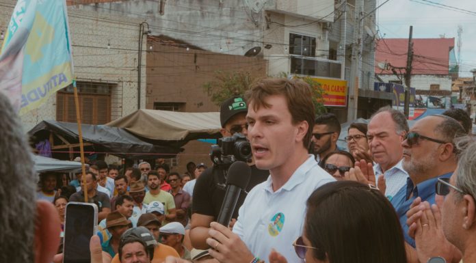 Em João Alfredo, Miguel Coelho diz que governo do PSB persegue toyoteiros e quem anda de motocicleta