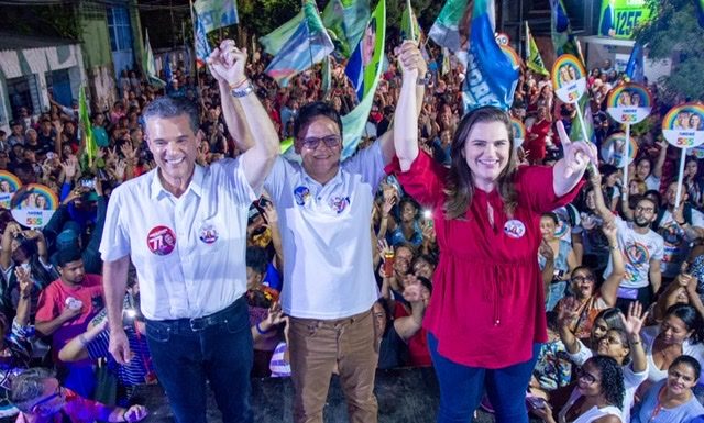 Marília Arraes e André de Paula participam de atividade em Santo Amaro com Thales Cherles (PDT), candidato a deputado federal