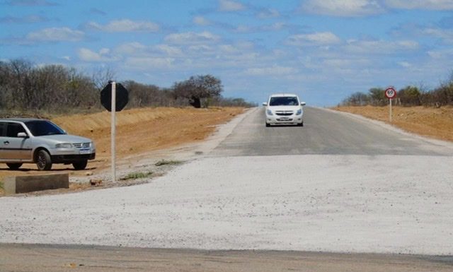 Abaré-BA: Obra de pavimentação asfáltica da BA-210 à Agrovila-11 esta em estágio bastante avançado