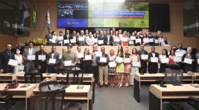 Câmara Municipal do Recife presta homenagem aos Profissionais de Educação Física em sessão solene