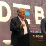 “Senador não pode ser submisso a presidente. O compromisso dele tem que ser com o povo”, declara Guilherme Coelho durante debate em Caruaru