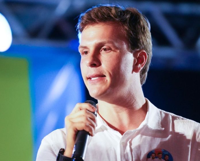Miguel assume compromisso com maternidade para Serra Talhada