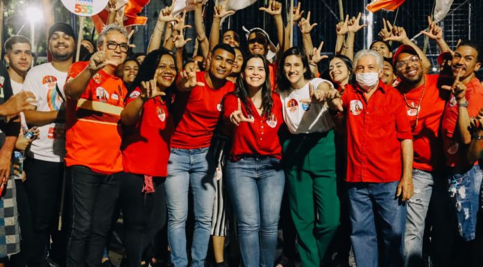 Maria Arraes realiza grande caminhada no Morro da Conceição