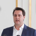 Ratinho Júnior é reeleito governador do Paraná ainda no 1º turno