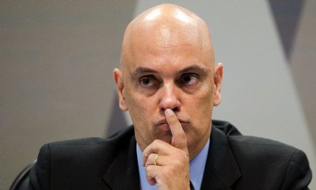 Moraes mantém prisão de mais 386 investigados por atos antidemocráticos