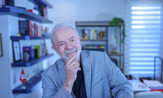 Lula conversa com o presidente dos Estados Unidos