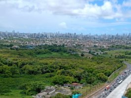 PRF orienta motoristas quanto às rotas alternativas ao trânsito pela BR-232, no Recife