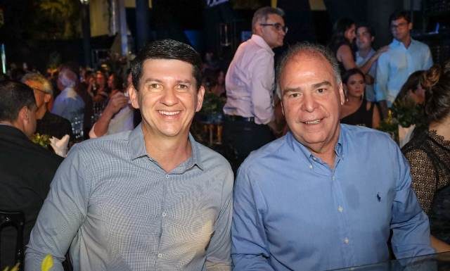 Reconhecimento: Simão Durando concede medalha Nilo Coelho ao senador Fernando Bezerra
