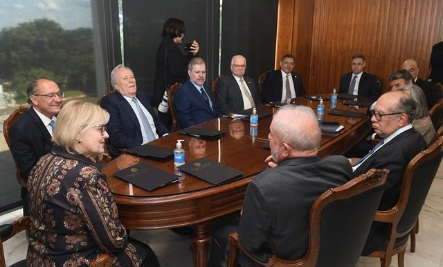 Gilmar Mendes e Moraes defendem nome do STJ para ocupar vaga de Lewandowski no STF