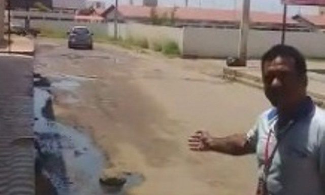 Petrolina: Moradores da Avenida 61 do Bairro João de Deus cobram melhorias no saneamento básico