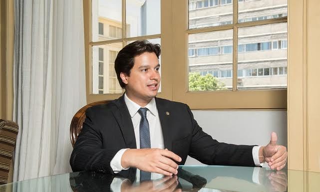 “A prioridade deve ser concluir as obras das estradas que estão em andamento”, cobra Lucas Ramos
