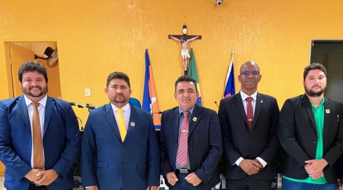 Nova mesa diretora da Câmara de Vereadores de Santa Maria da Boa Vista tomou posse para biênio 2023-2024