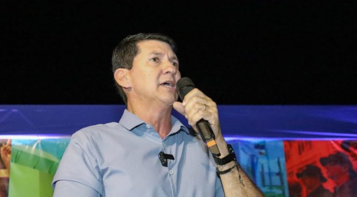 Simão Durando entrega reforma da praça São Paulo na Areia Branca