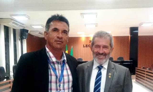 Tourão Barbosa prestigia lançamento de livros do deputado federal Gonzaga Patriota