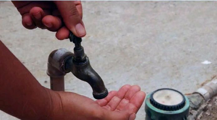 Abaré-BA: Moradora do Assentamento Antônio Conselheiro cobra ações das autoridades acerca da falta de água