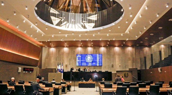 Deputados denunciam desinteresse do Governo estadual em atrair Escola de Sargentos